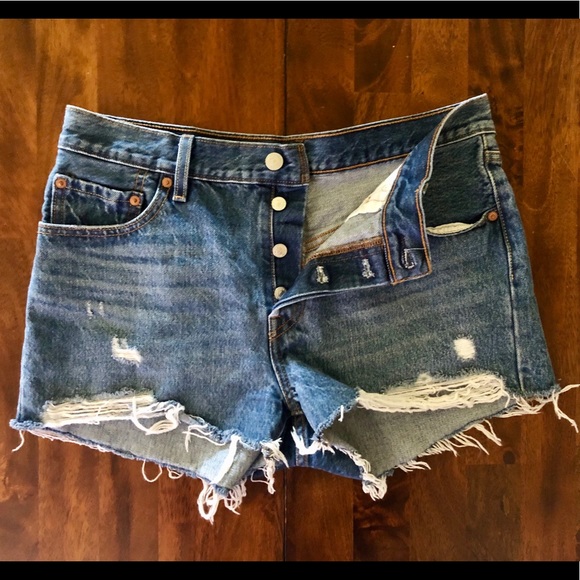 Levi's Pants - *NWOT* Levi’s 501 Cutoff Shorts - Size 29